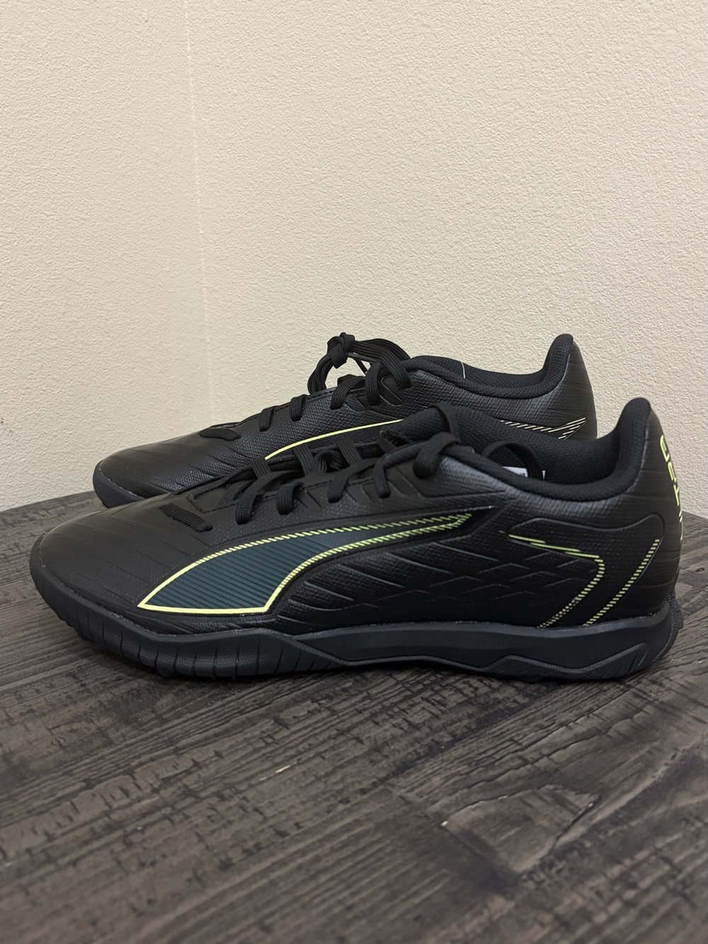 🚨NEW Puma Men Soccer Indoor Cleats🚨